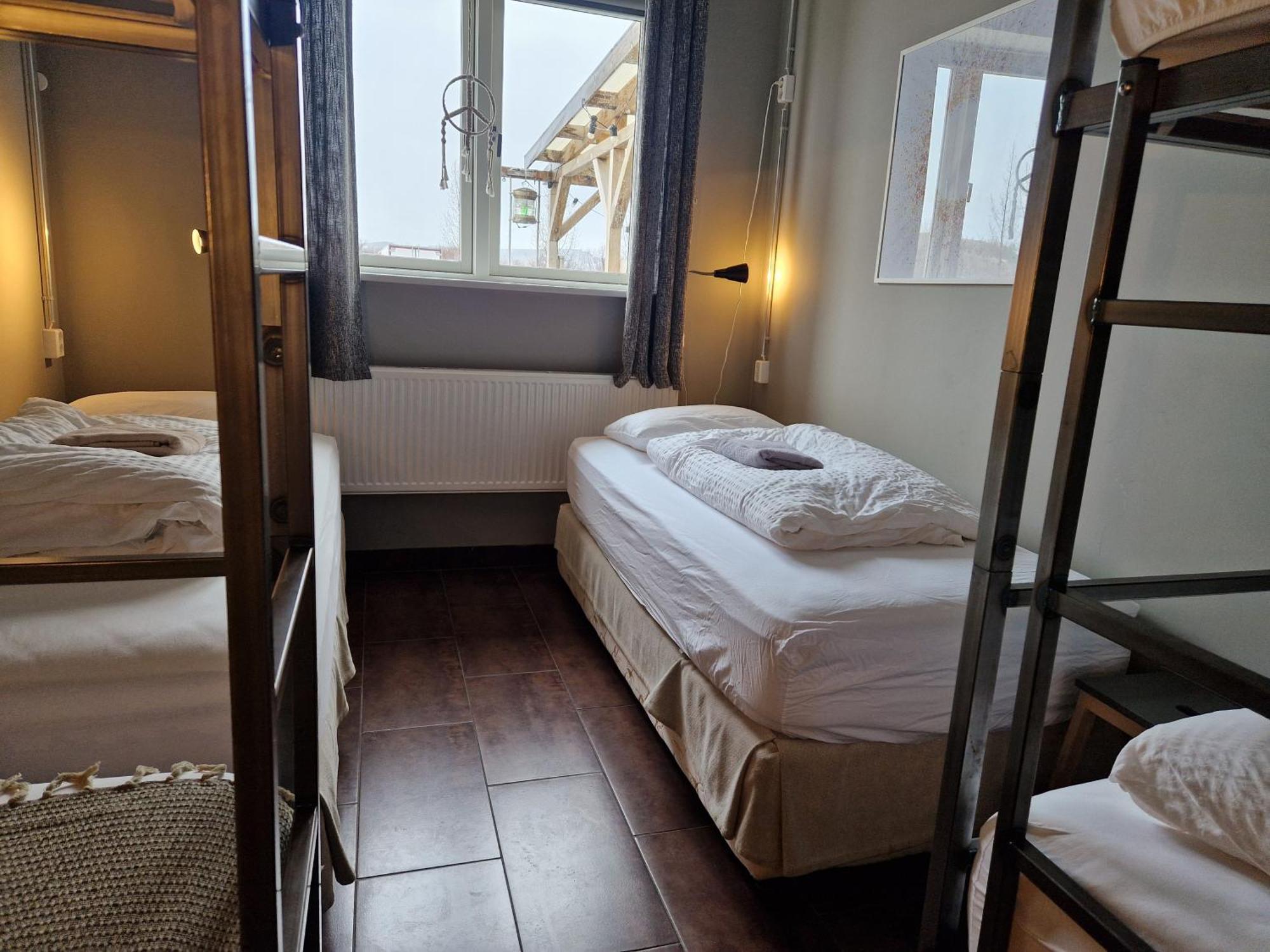 Tehusith Hostel & Guesthouse エイイルススタジル エクステリア 写真