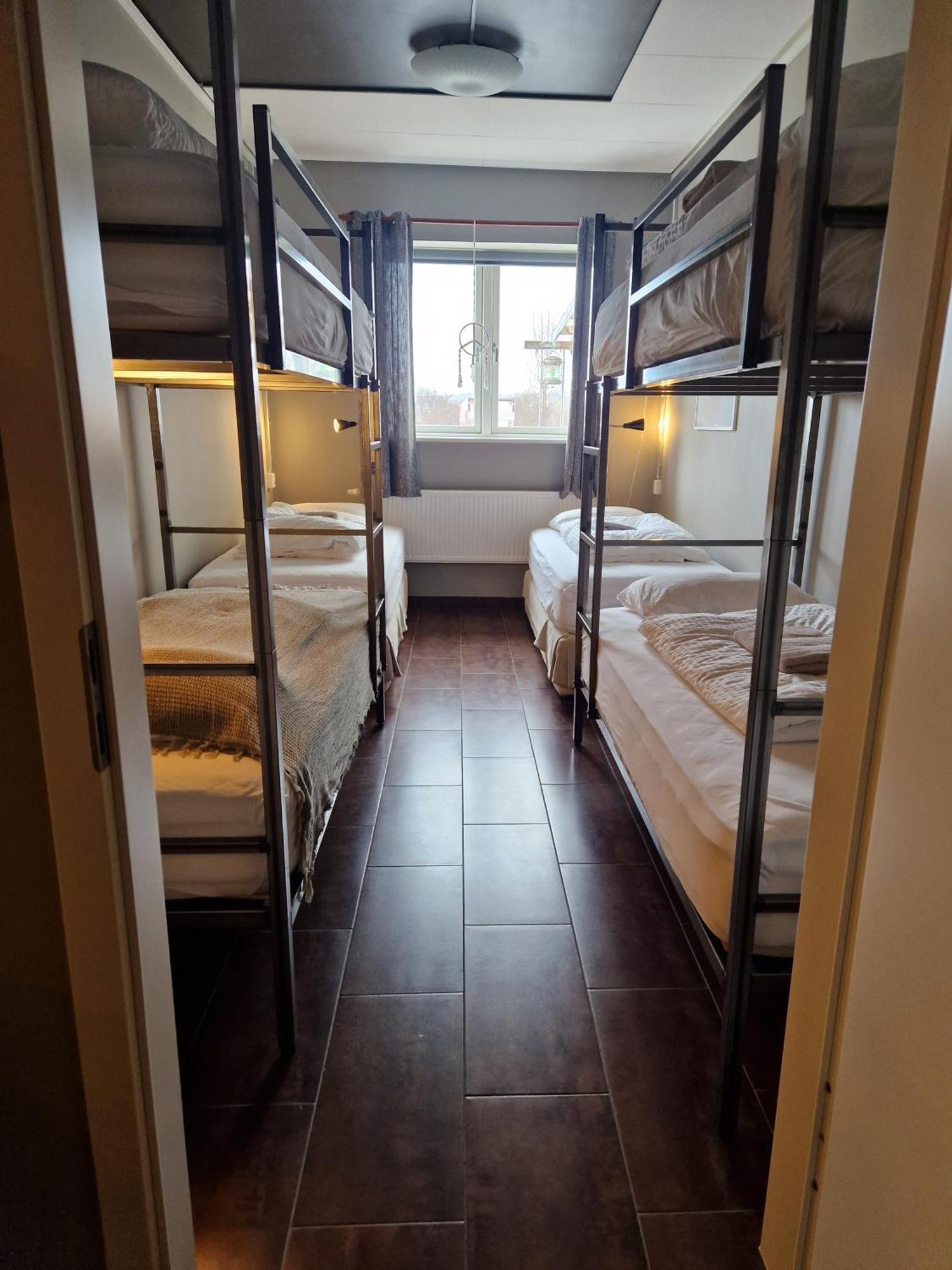 Tehusith Hostel & Guesthouse エイイルススタジル エクステリア 写真