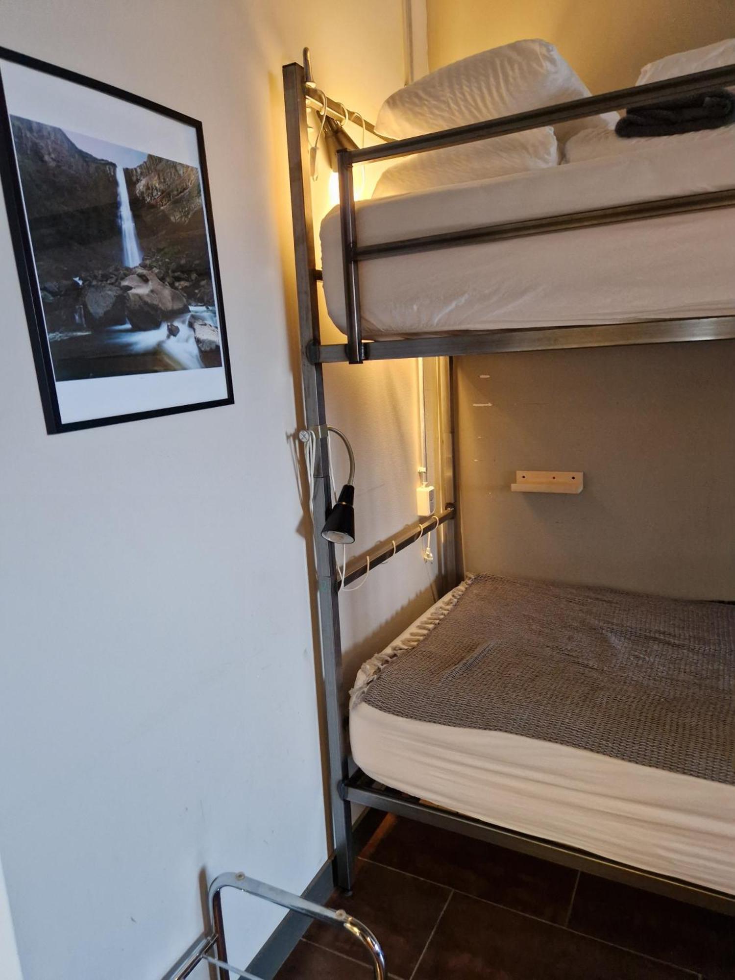 Tehusith Hostel & Guesthouse エイイルススタジル エクステリア 写真