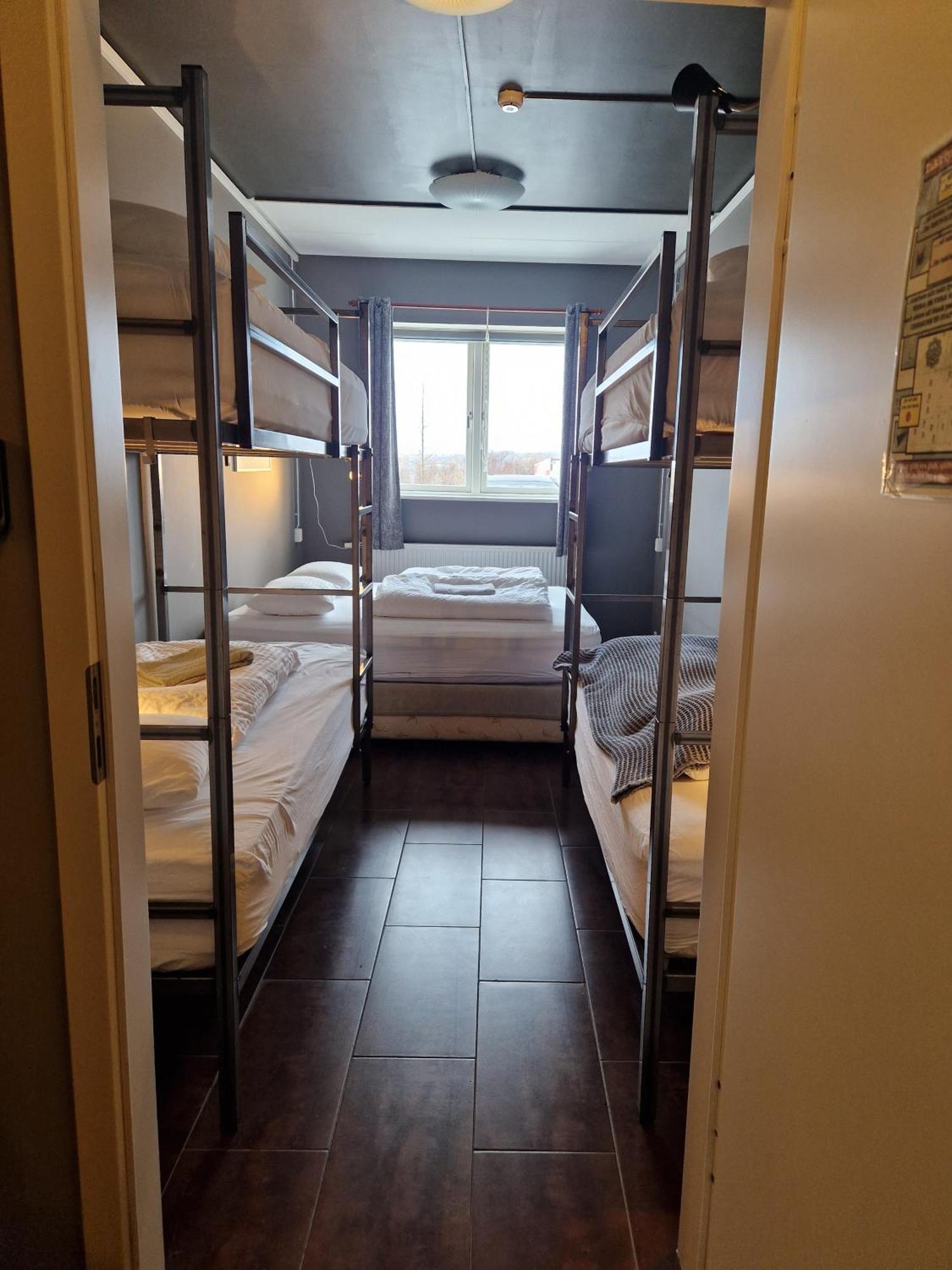 Tehusith Hostel & Guesthouse エイイルススタジル エクステリア 写真