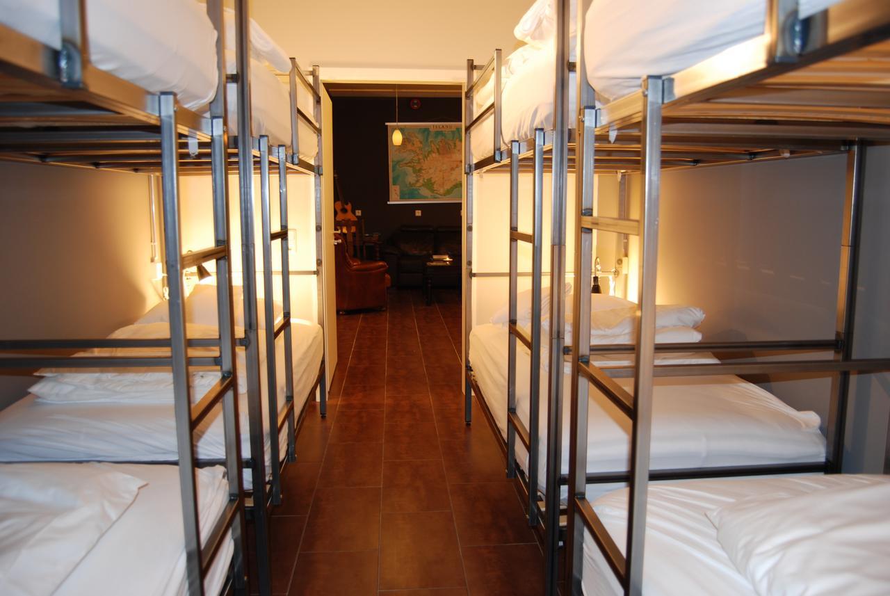 Tehusith Hostel & Guesthouse エイイルススタジル エクステリア 写真