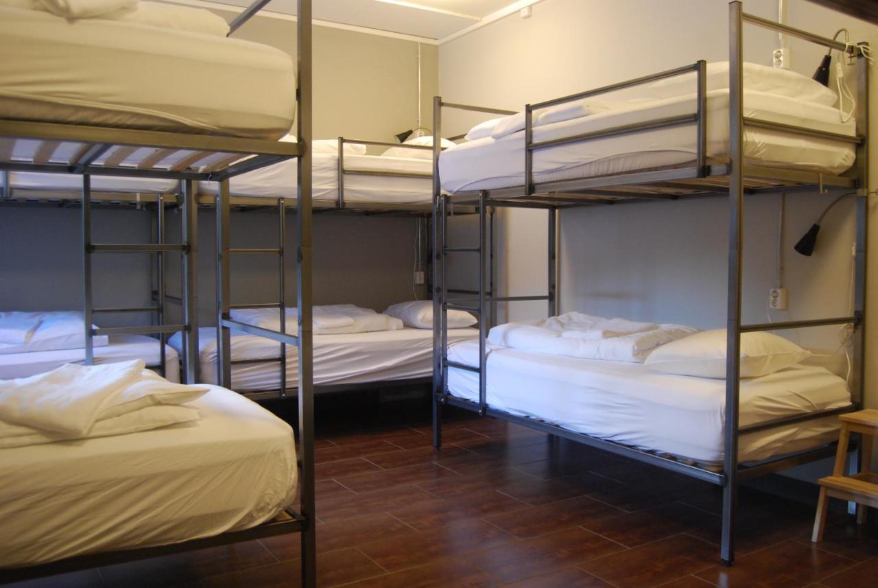 Tehusith Hostel & Guesthouse エイイルススタジル エクステリア 写真